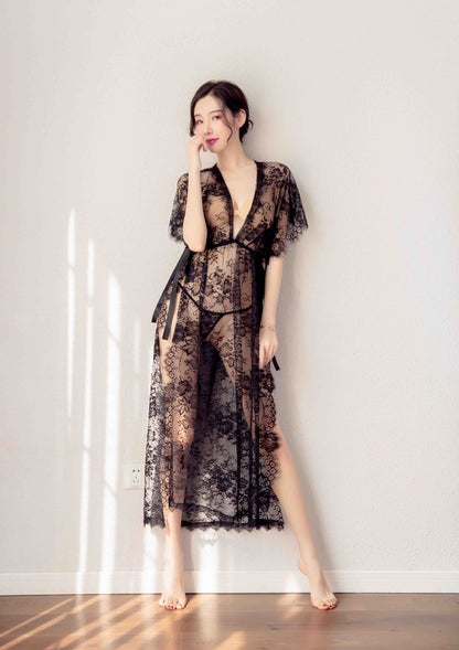 Léa – Midnight Lace Lingerie Robe