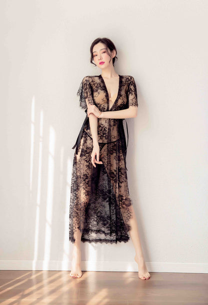 Léa – Midnight Lace Lingerie Robe