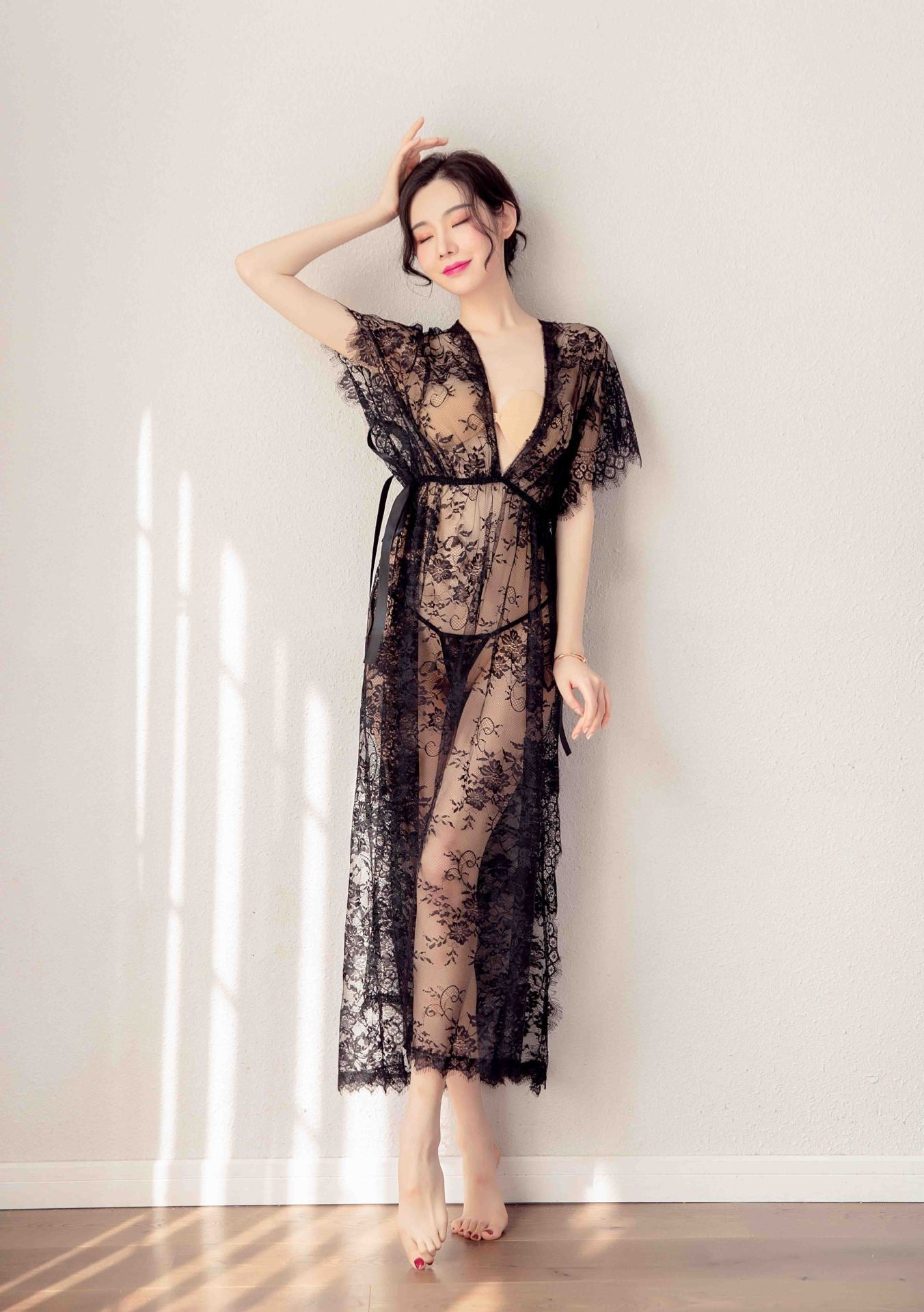 Léa – Midnight Lace Lingerie Robe